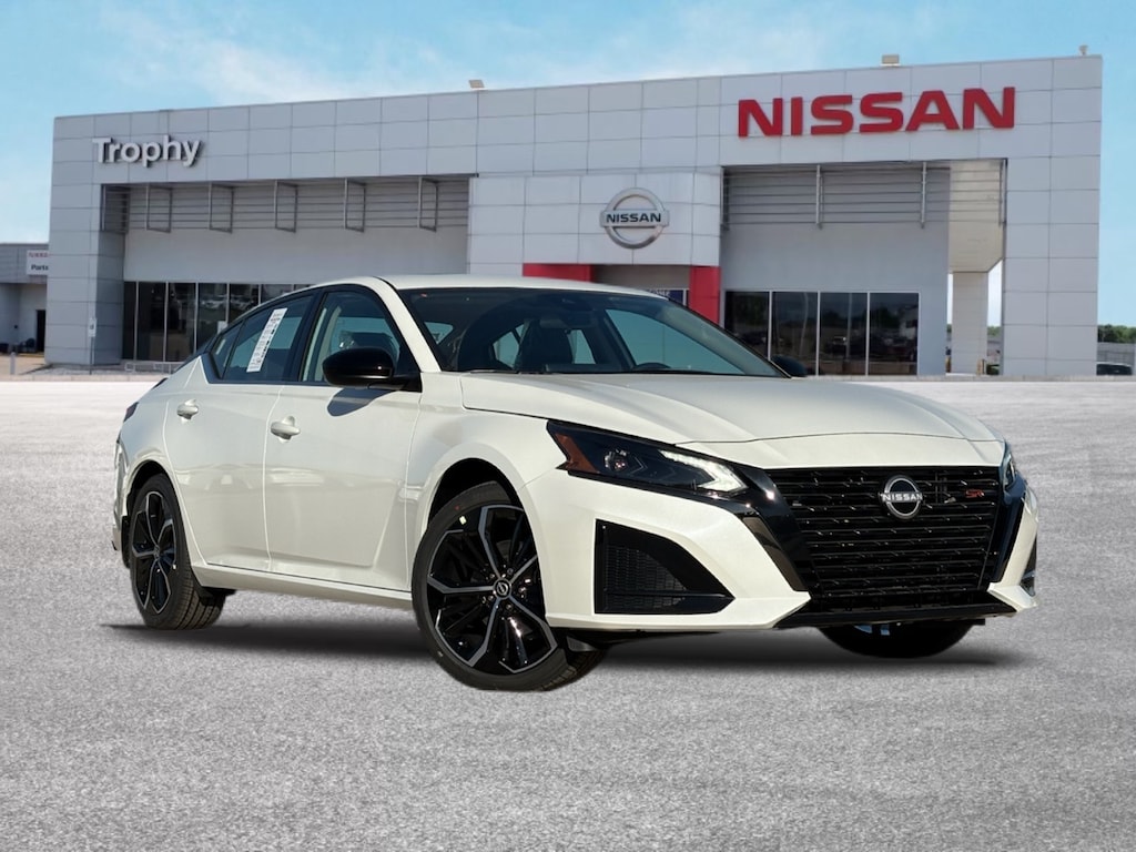 New 2025 Nissan Altima SR Sedan