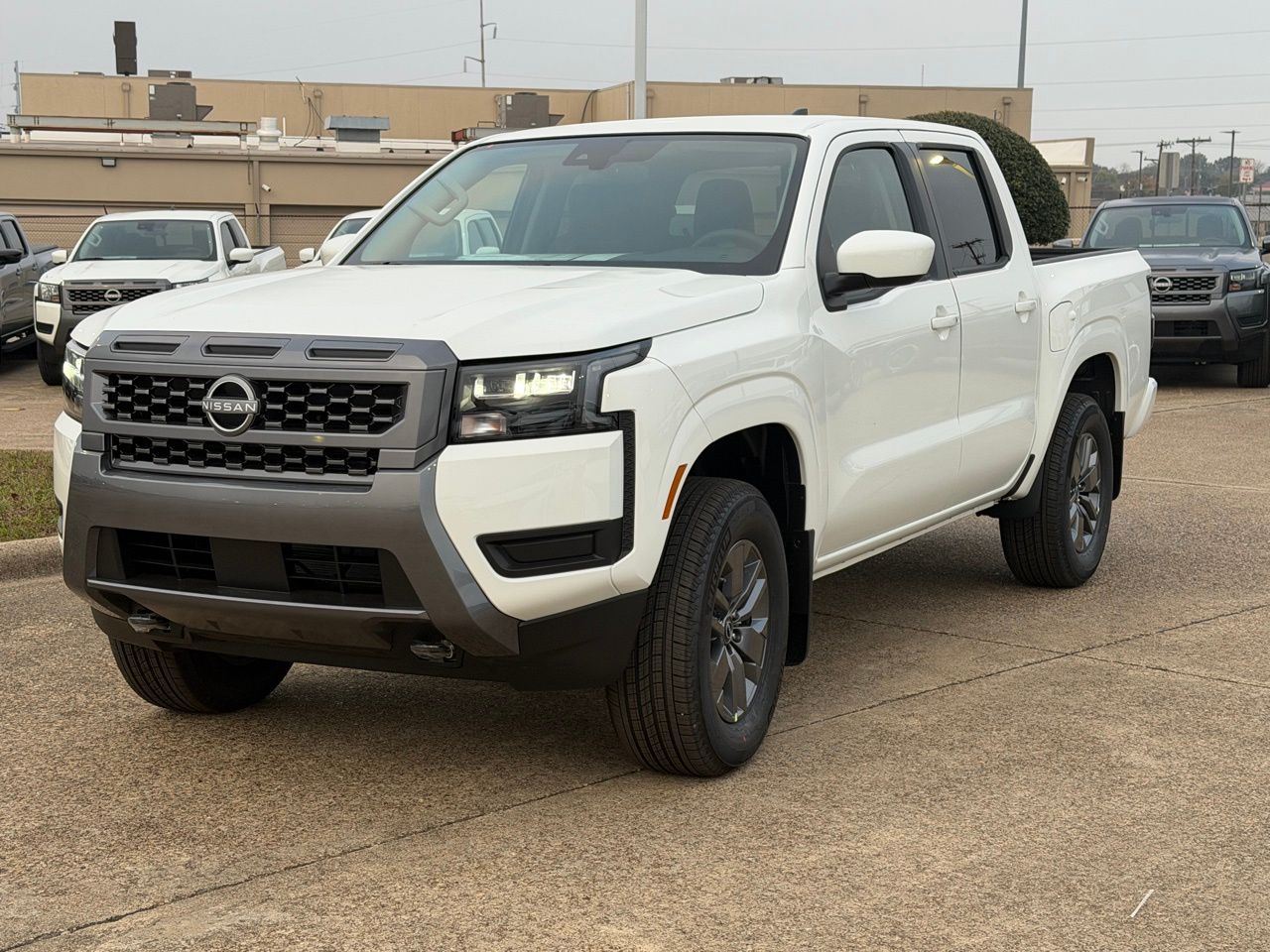 View vehicle photo 5