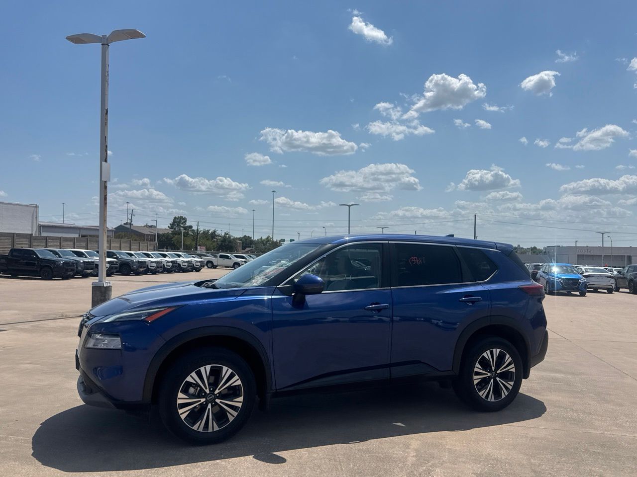 2023 Nissan Rogue SV - Photo 11