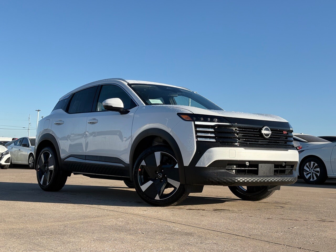 2025 Nissan Kicks SR photo 3