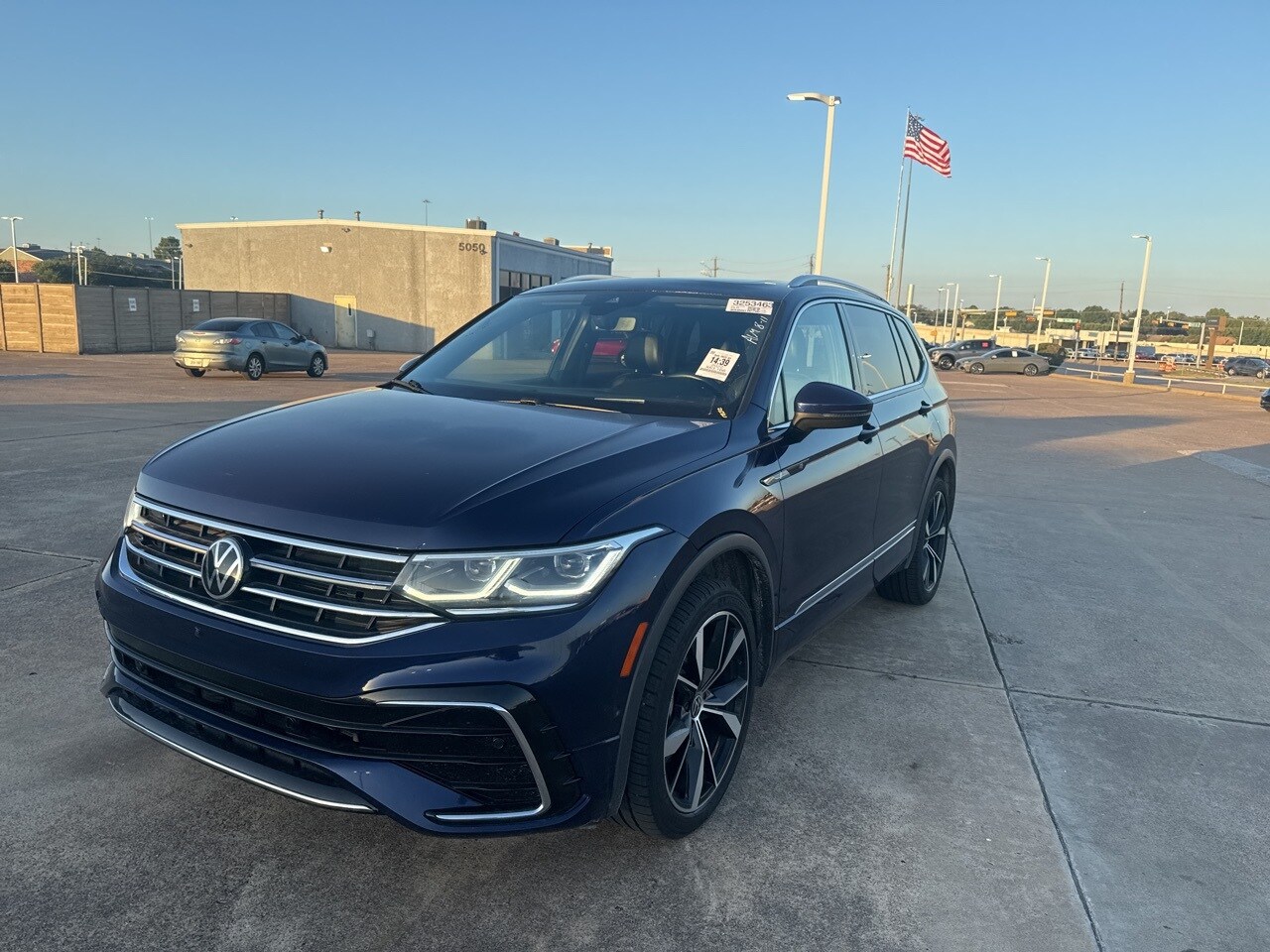 2022 Volkswagen Tiguan SEL Premium R-Line photo 3