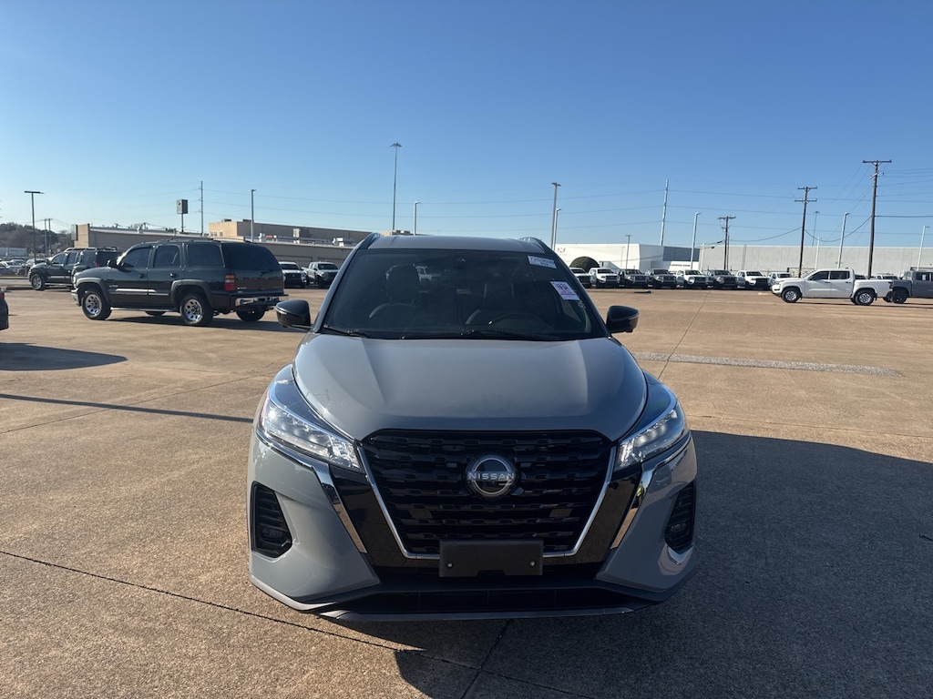Used 2023 Nissan Kicks SR SUV
