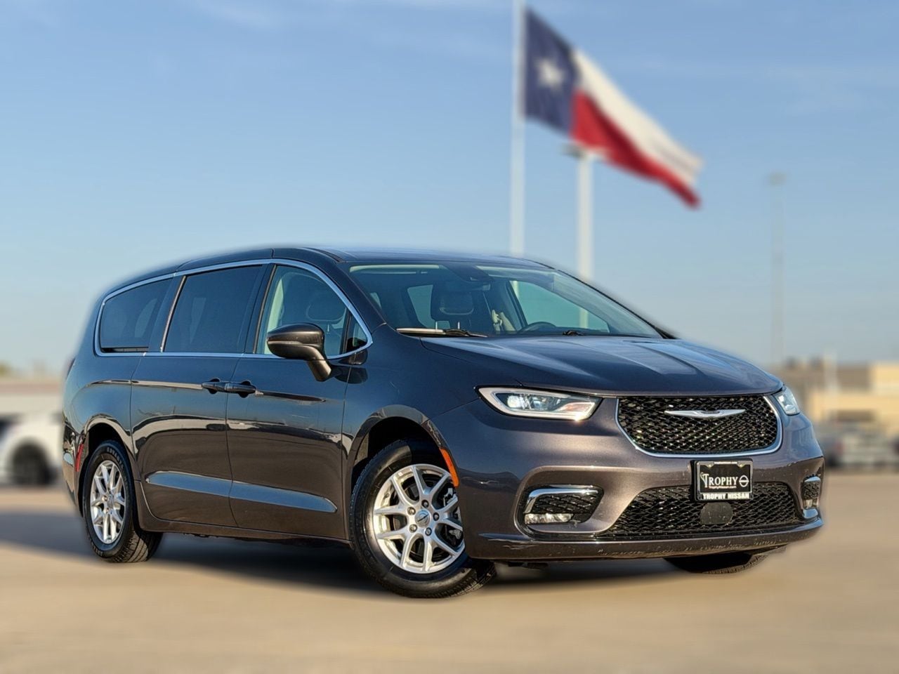 Used 2023 Chrysler Pacifica Touring L with VIN 2C4RC1BG5PR566931 for sale in Mesquite, TX