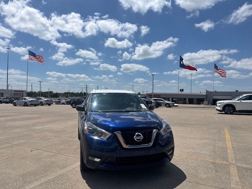 Certified 2019 Nissan Kicks SR SUV