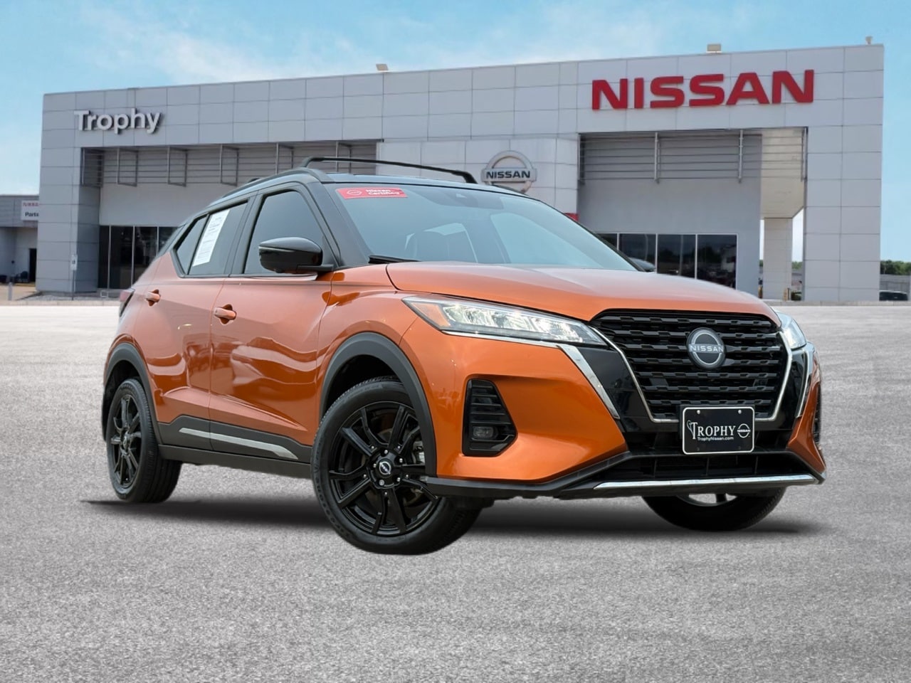 2023 Nissan Kicks SR