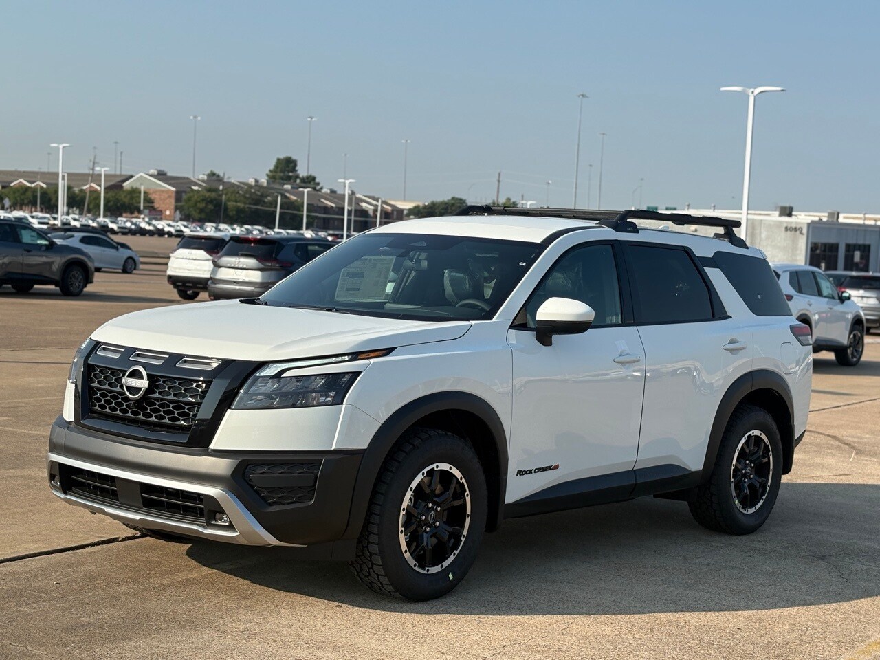 2025 Nissan Pathfinder Rock Creek photo 3