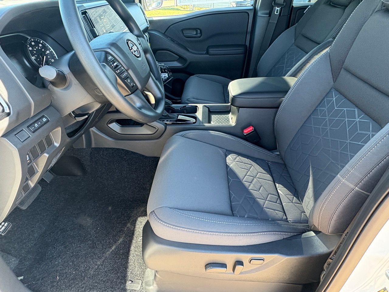 2026 Nissan Frontier SV - Photo 17
