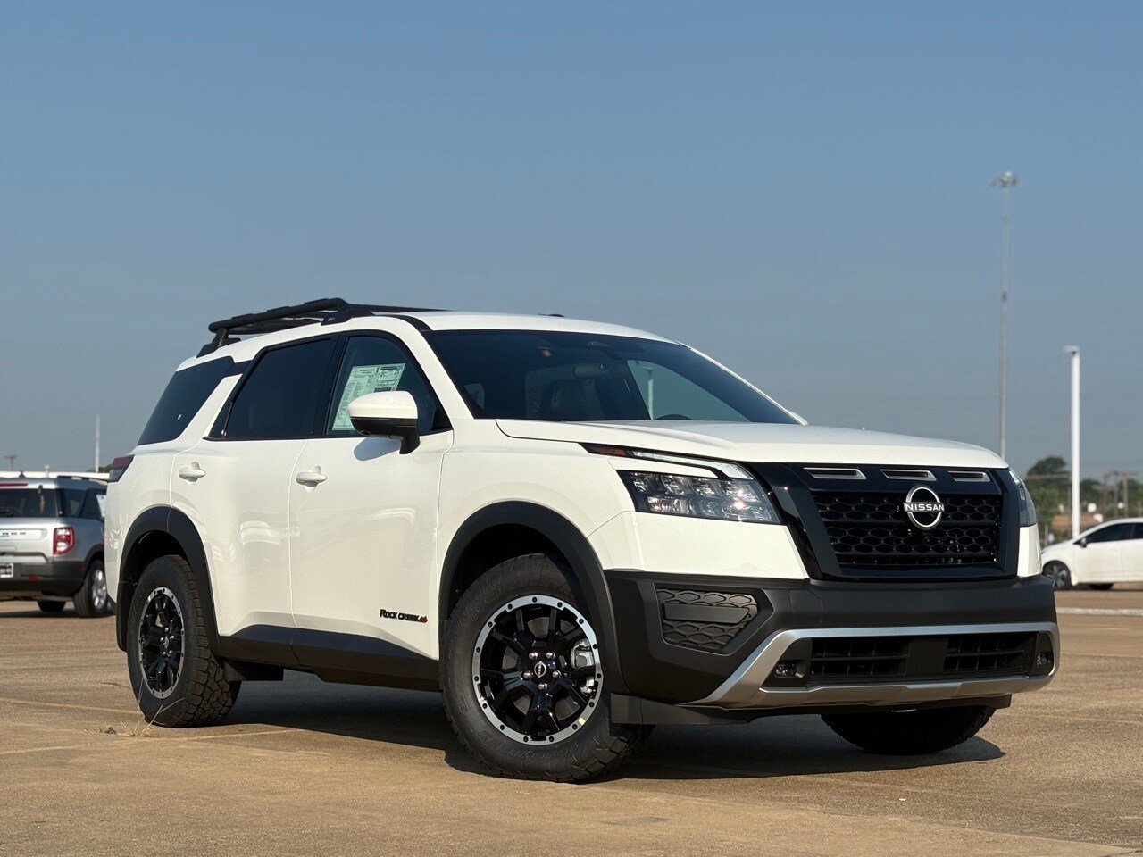 2025 Nissan Pathfinder Rock Creek photo 2