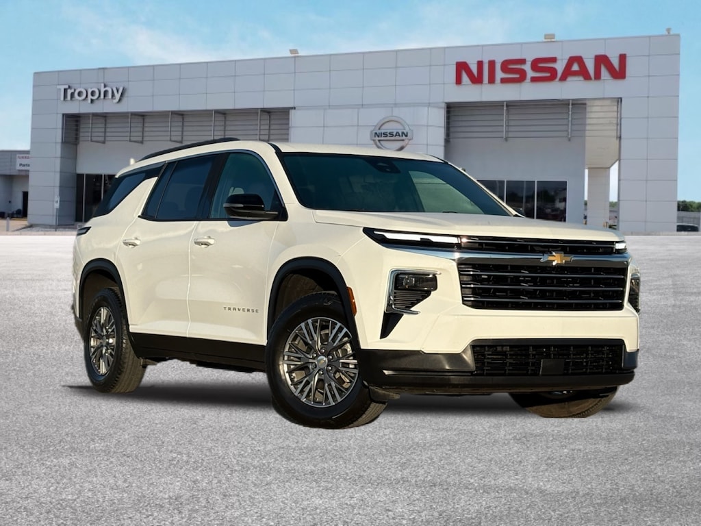 Used 2025 Chevrolet Traverse LT SUV