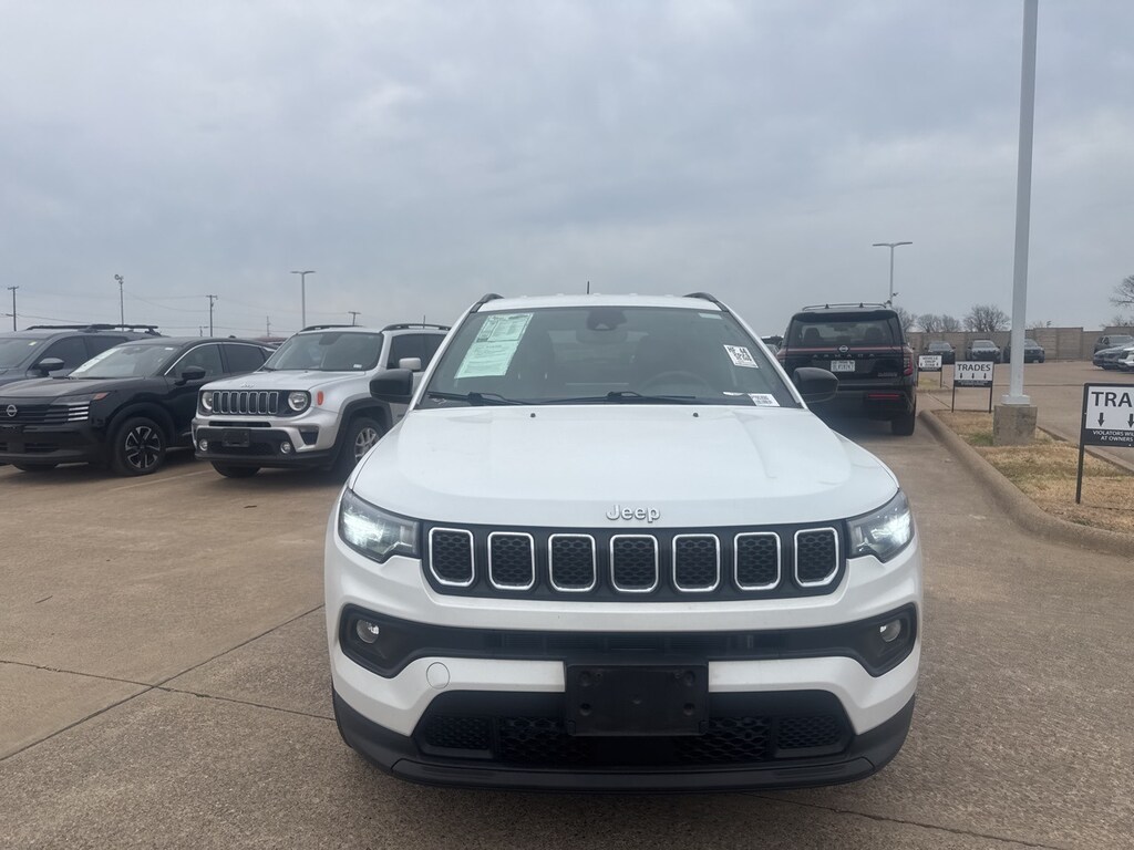 Used 2023 Jeep Compass Latitude SUV