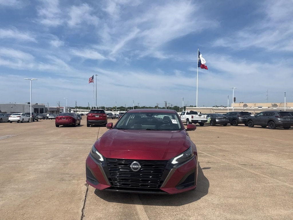 Used 2023 Nissan