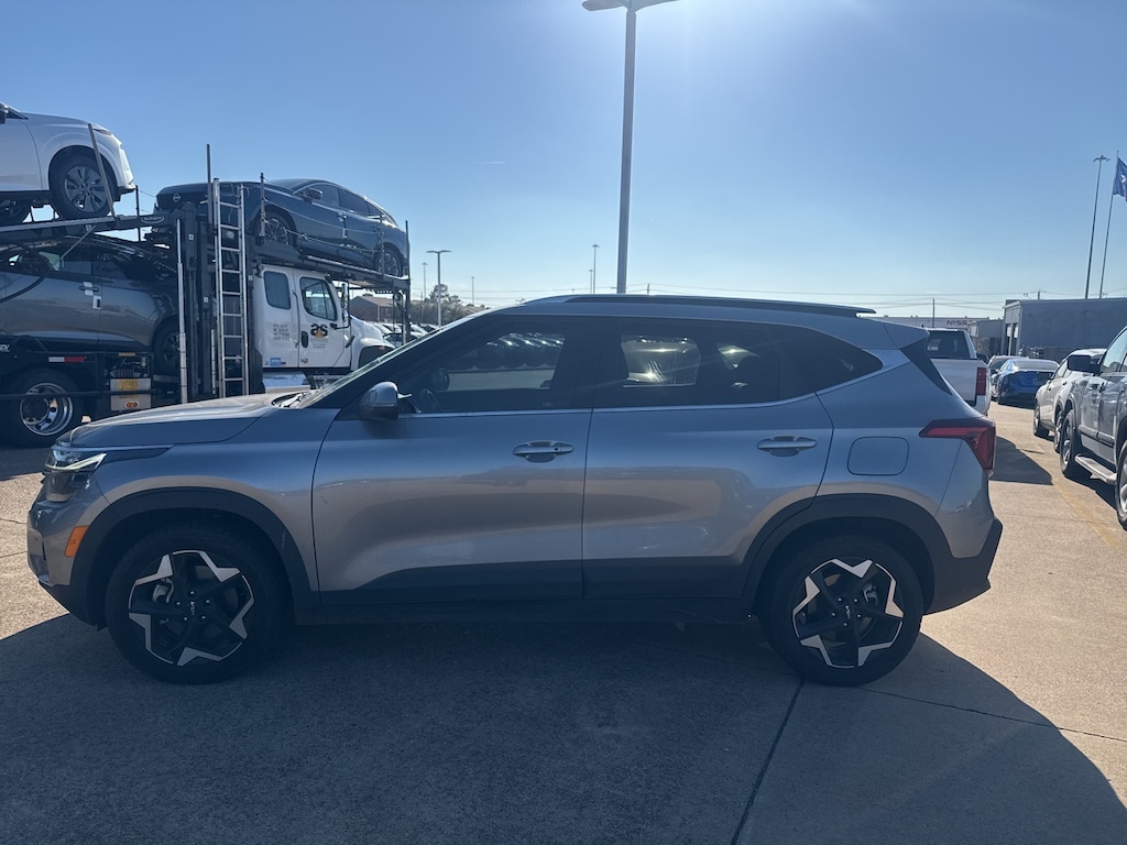 Used 2024 Kia Seltos EX SUV