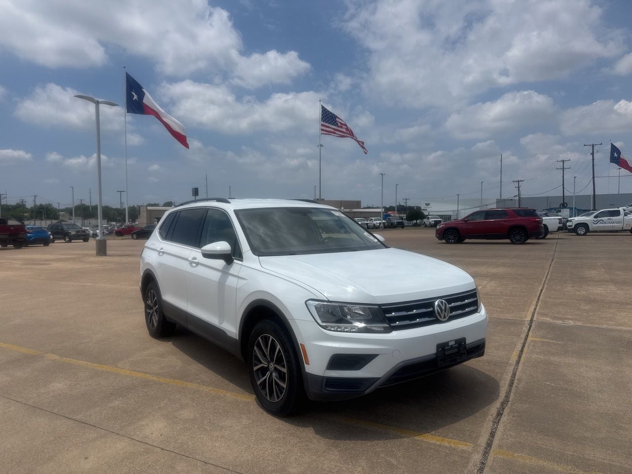 2019 Volkswagen Tiguan 2.0T SE's photo