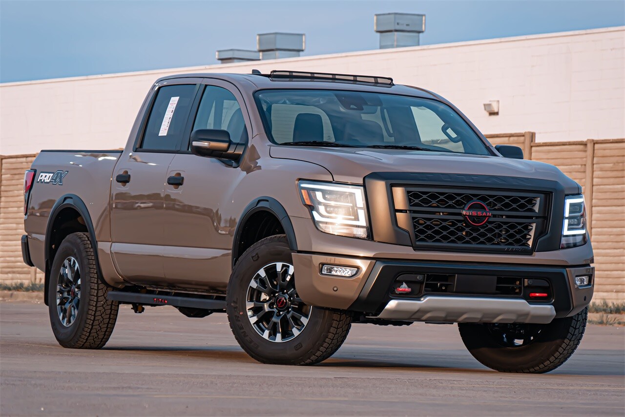 2024 Nissan TITAN PRO-4X