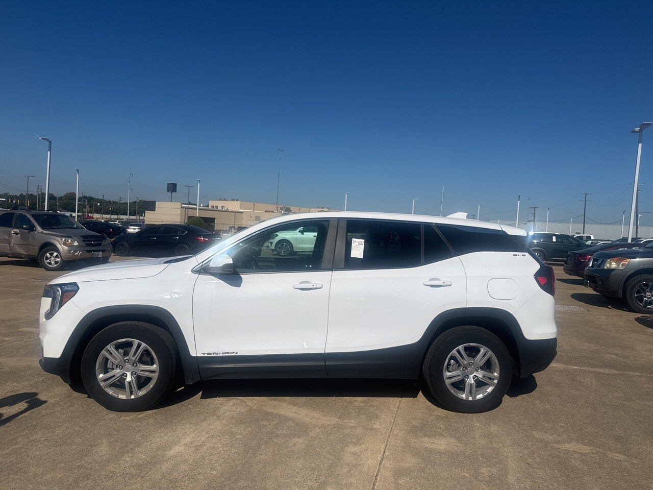 2024 Gmc Terrain SLE photo 4