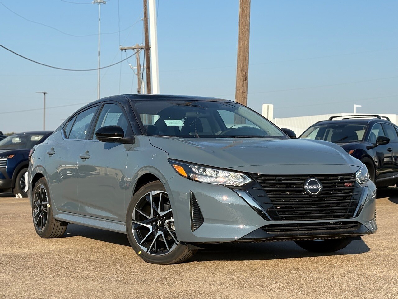 2025 Nissan Sentra SR photo 2