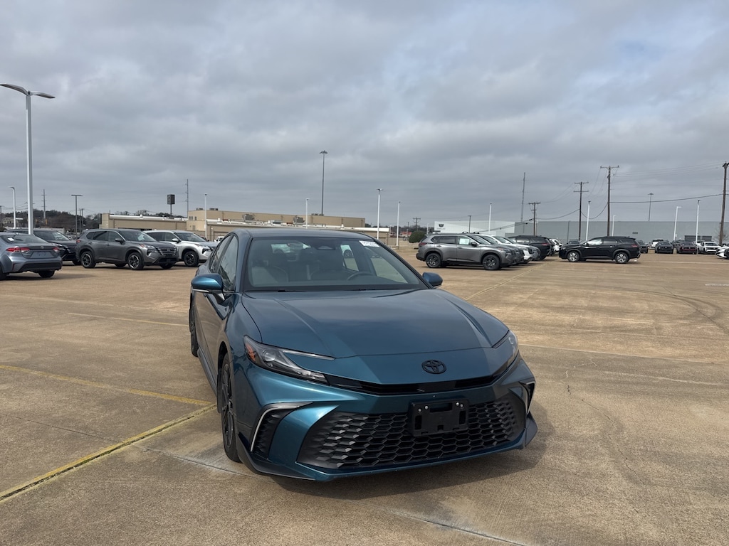 Used 2025 Toyota Camry SE Sedan