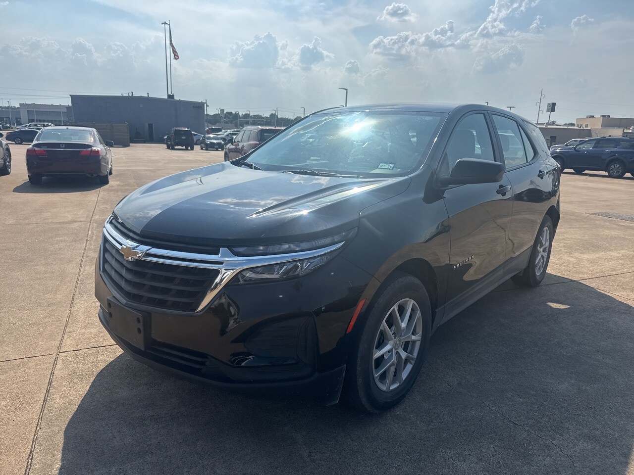 2024 Chevrolet Equinox LS photo 3