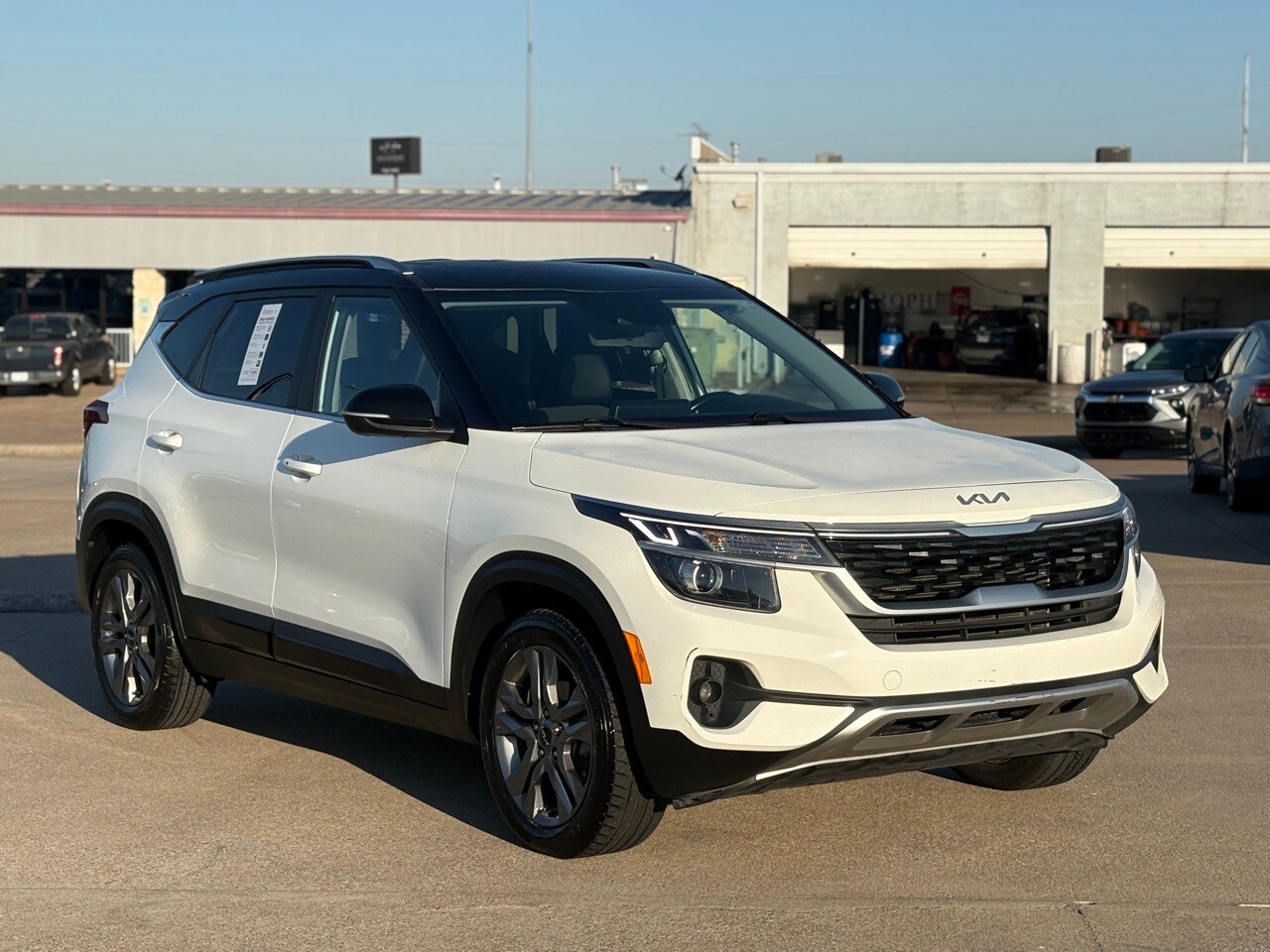 2022 Kia Seltos S photo 2