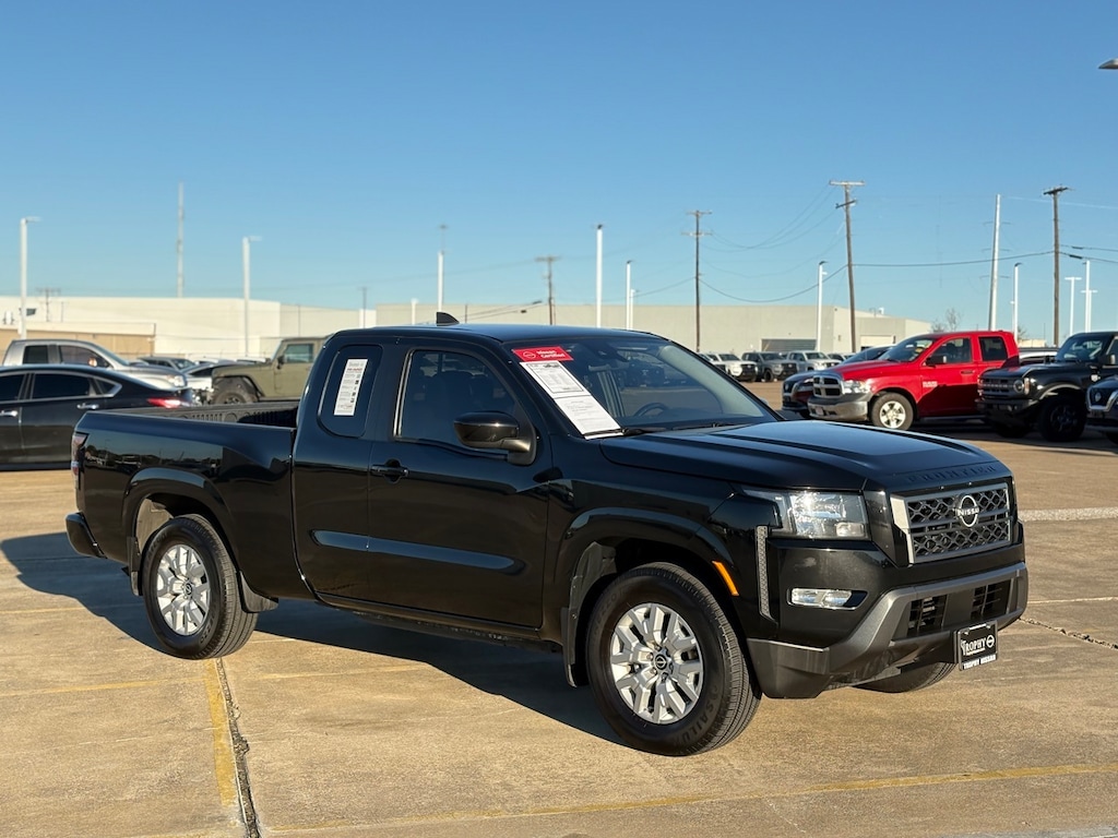 Certified 2022 Nissan