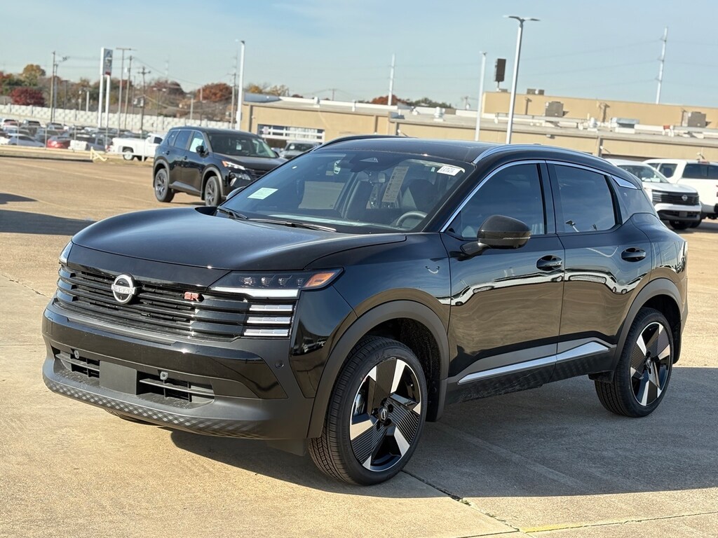 New 2026 Nissan Kicks SR SUV