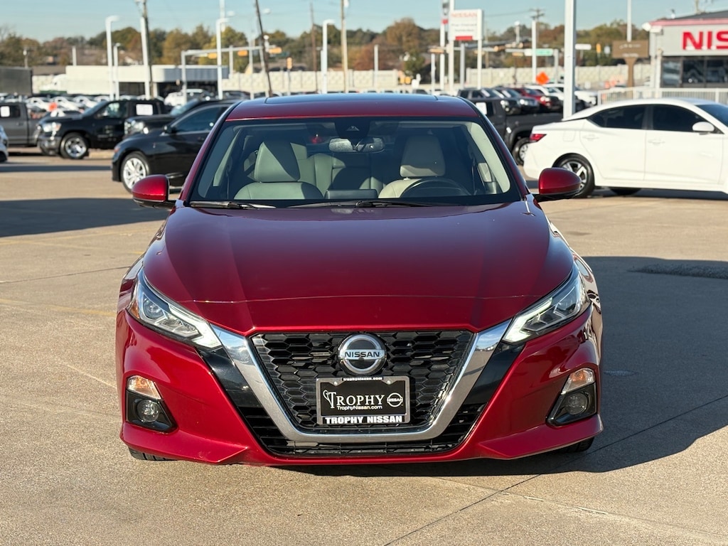 Certified 2019 Nissan