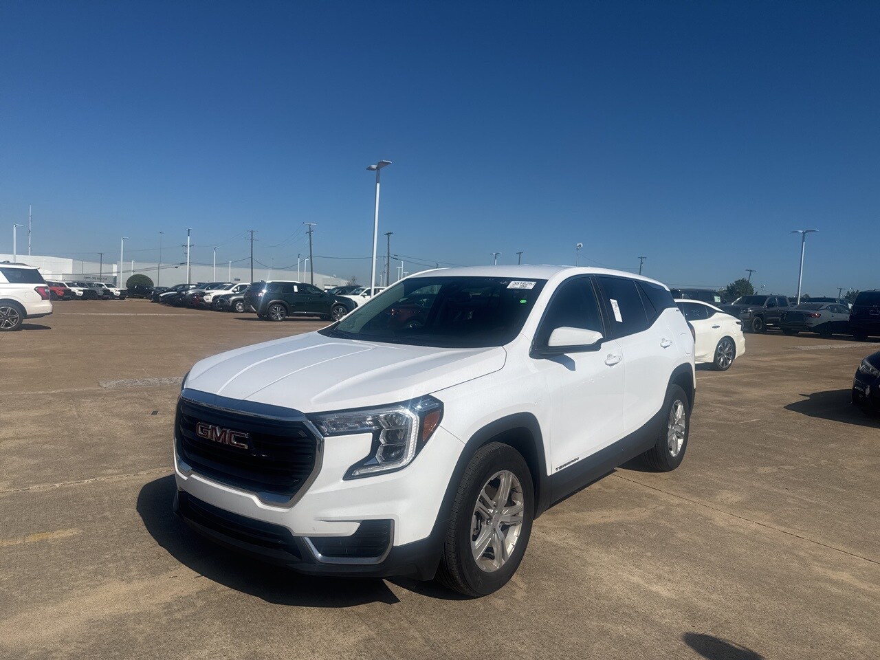 2024 Gmc Terrain SLE photo 3