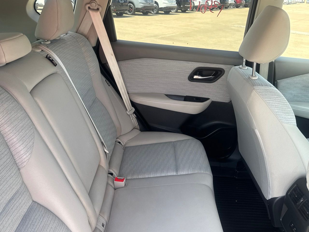 2023 Nissan Rogue SV - Photo 31