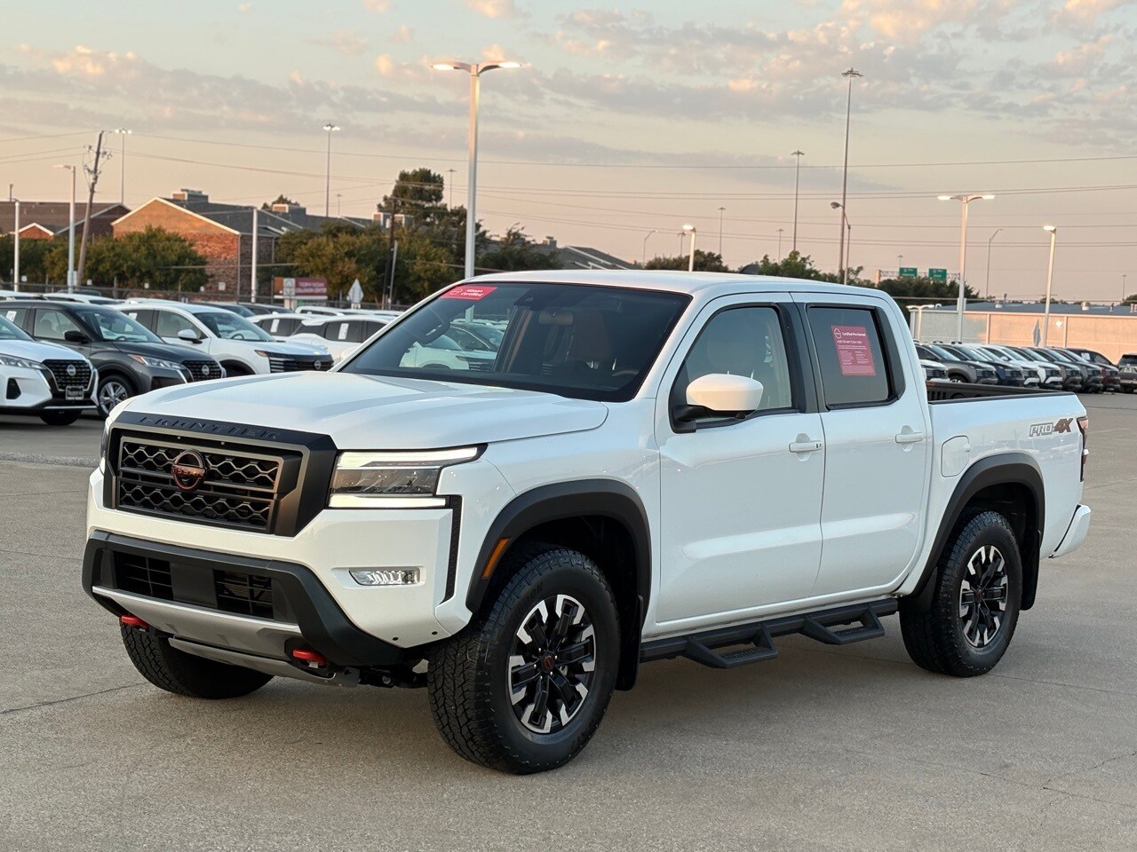 2023 Nissan Frontier PRO-4X photo 3