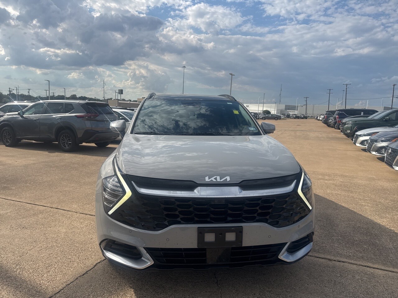 2023 Kia Sportage photo 2