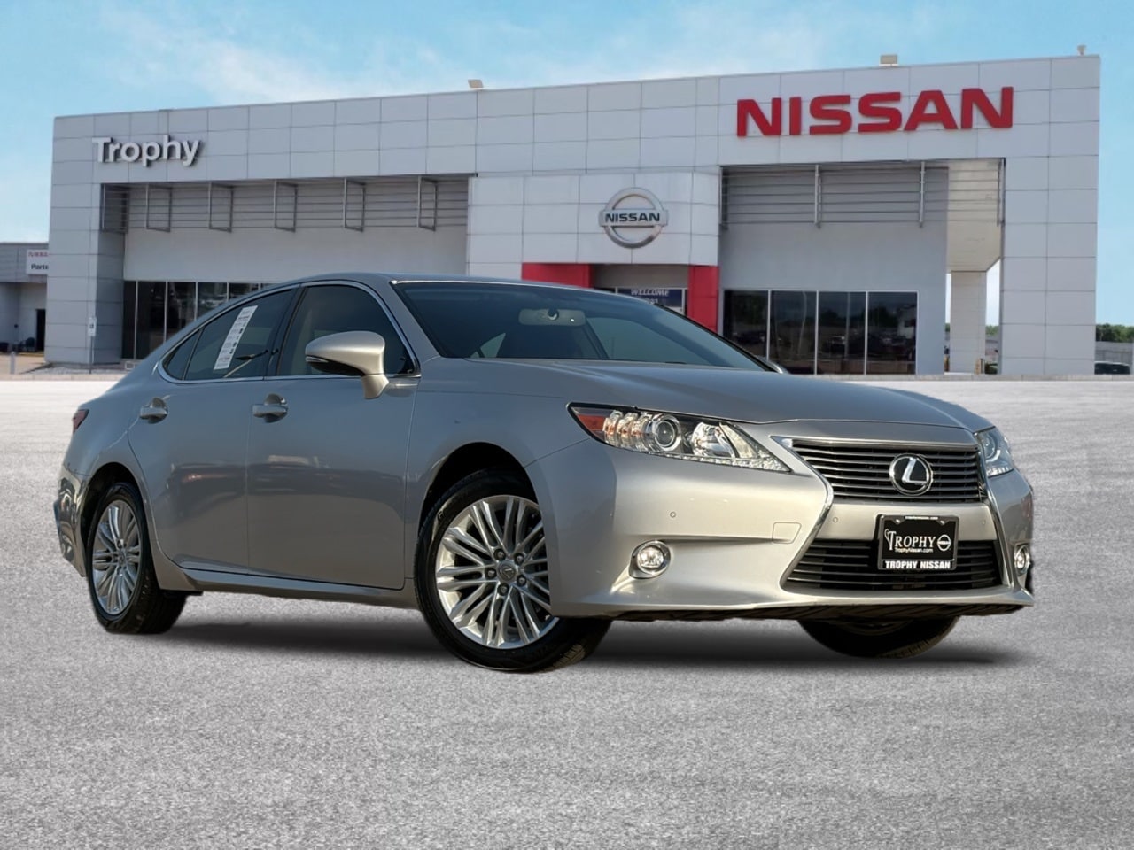 2015 Lexus ES 350's photo