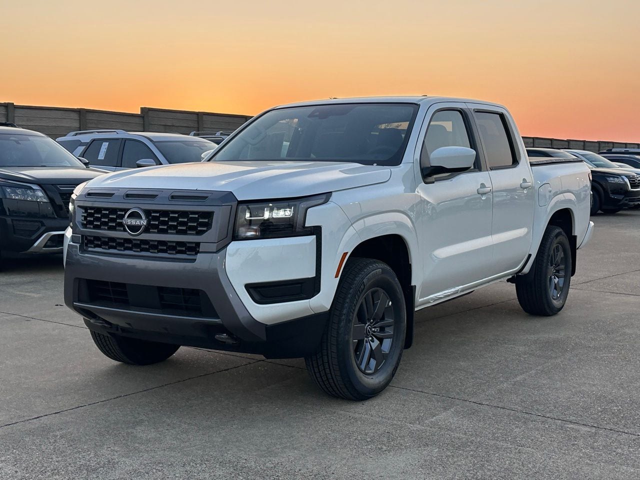 View vehicle photo 2