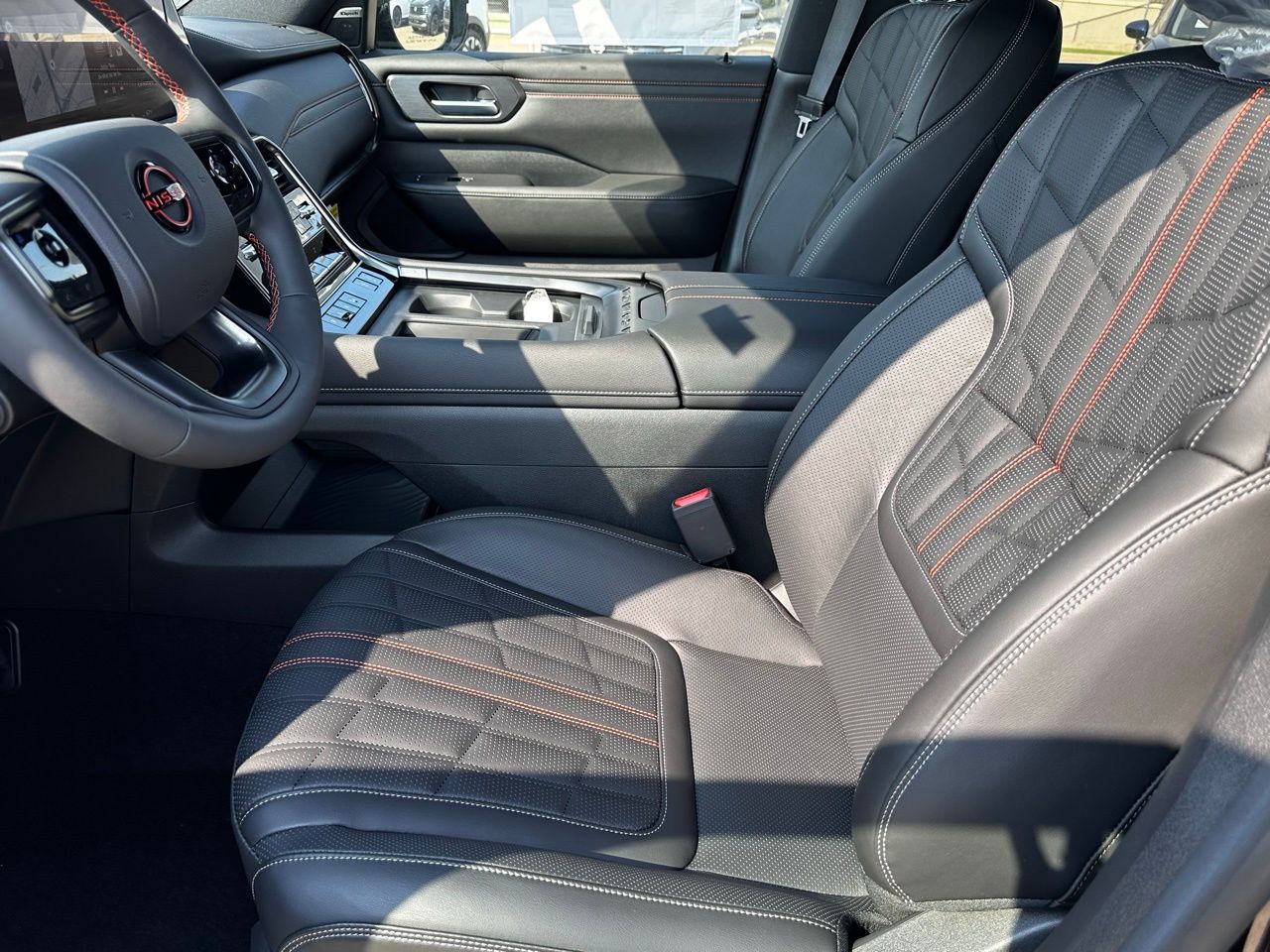 2026 Nissan Armada PRO-4X - Photo 9