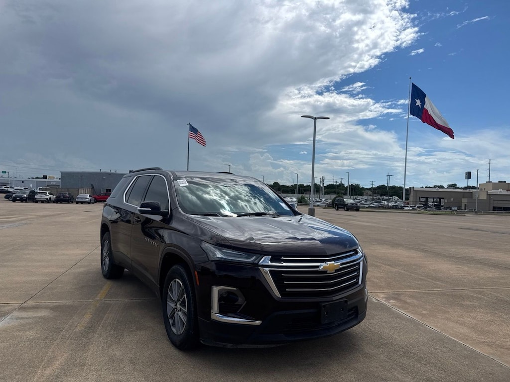 Used 2023 Chevrolet Traverse LT SUV