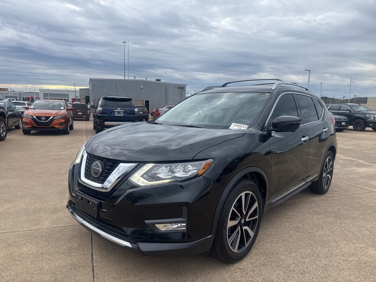2019 Nissan Rogue SL photo 2