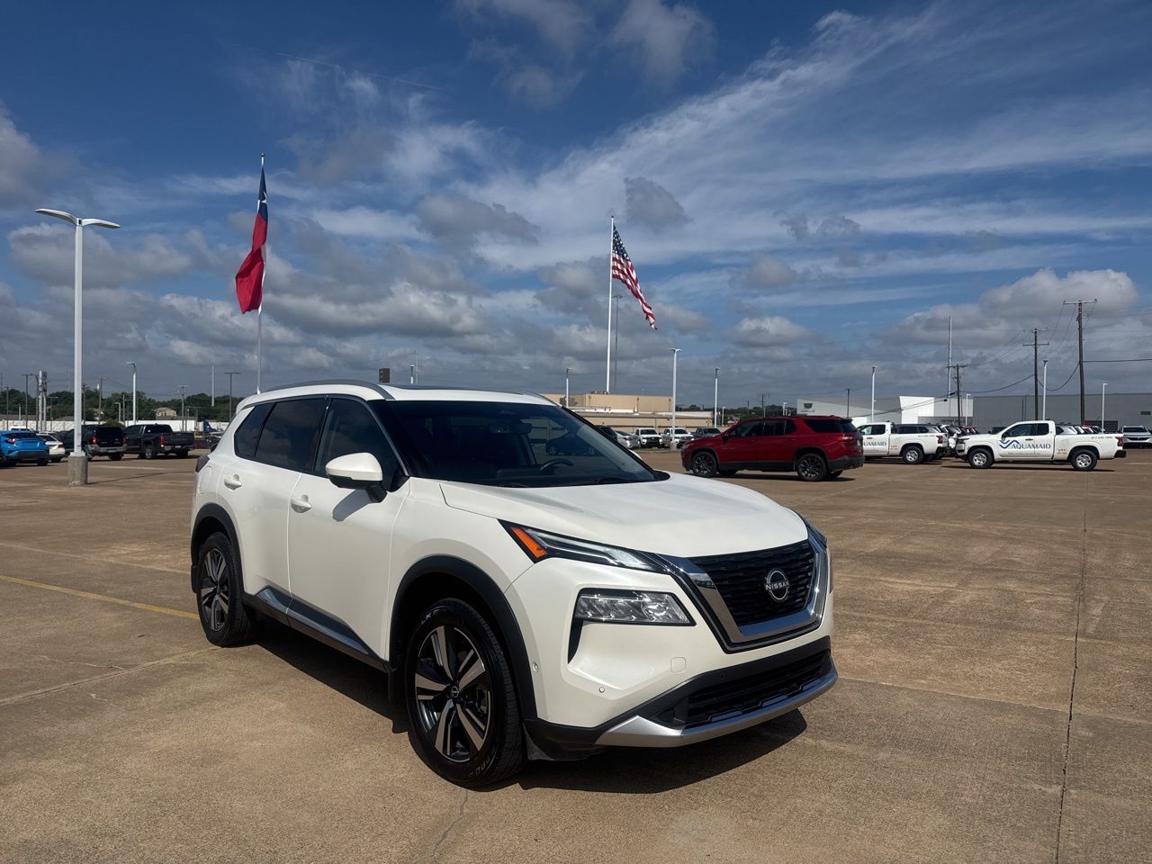 2023 Nissan Rogue Platinum FWD's photo