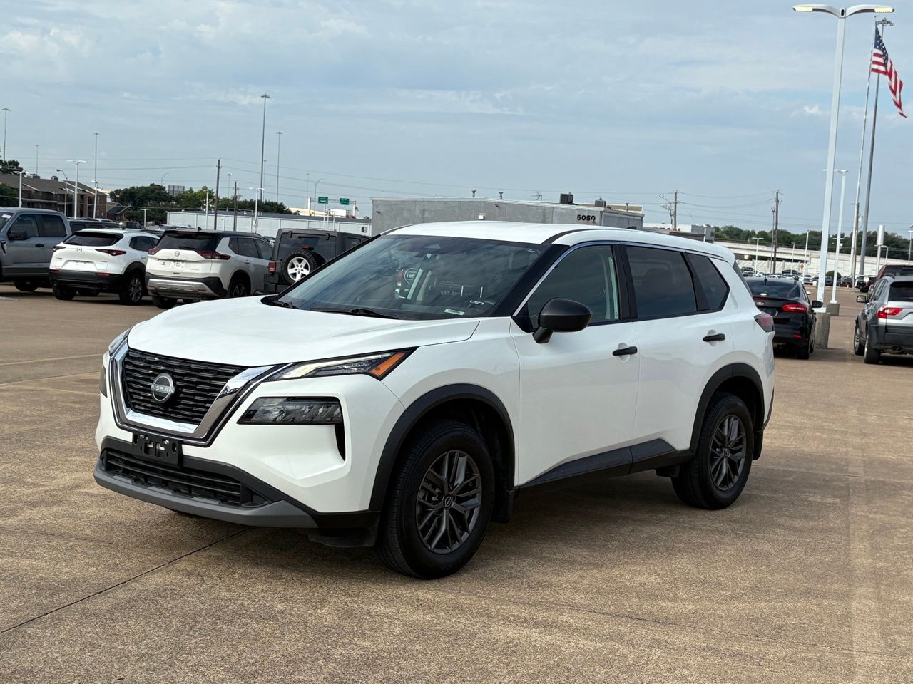 2023 Nissan Rogue S AWD's photo