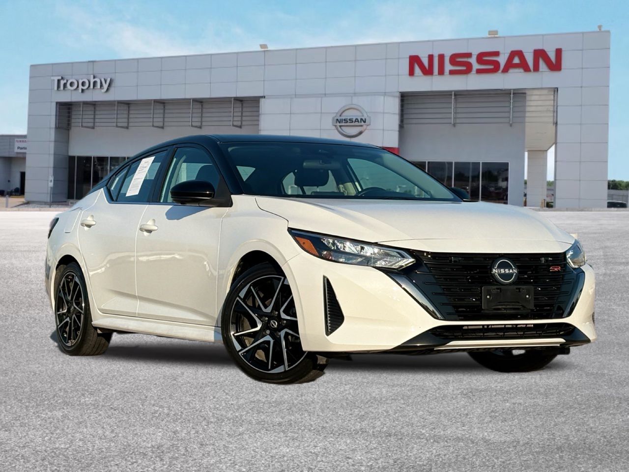 2024 Nissan Sentra SR CVT's photo