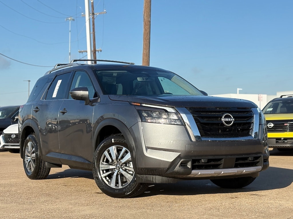 New 2025 Nissan Pathfinder SL SUV