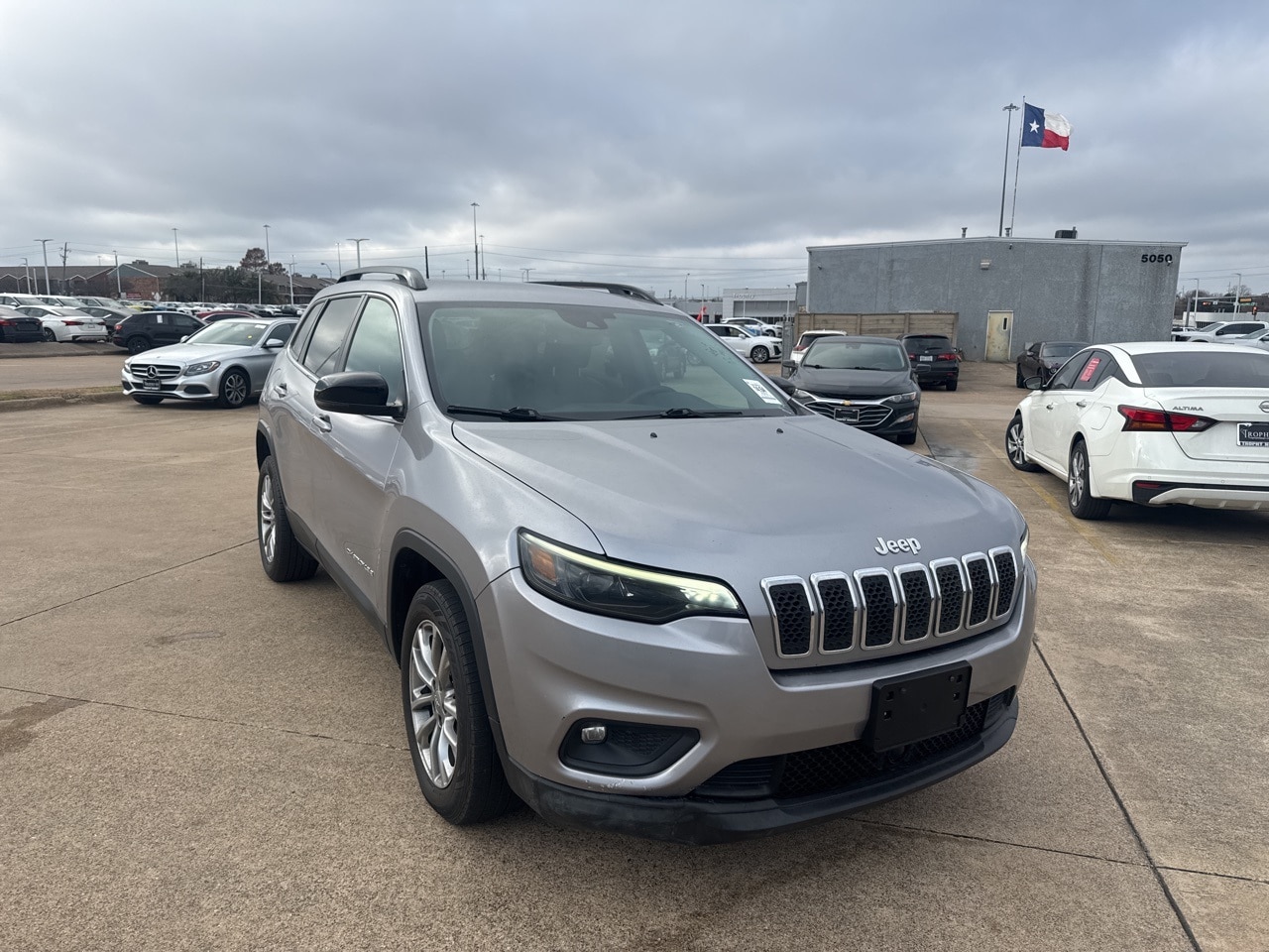 2022 Jeep Cherokee Latitude Lux's photo