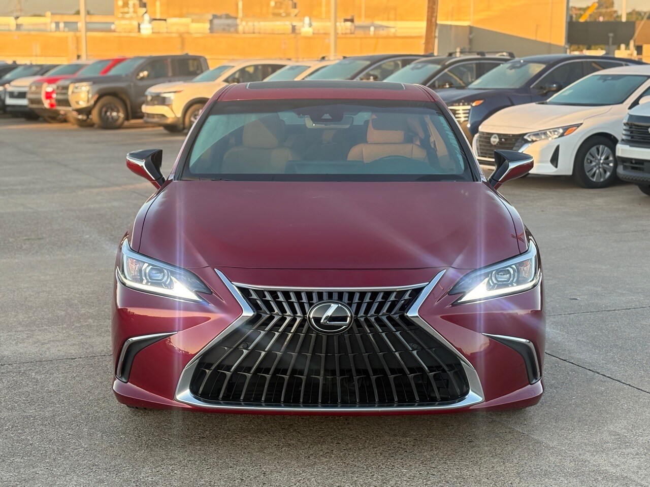 2024 Lexus ES 300h Premium photo 4