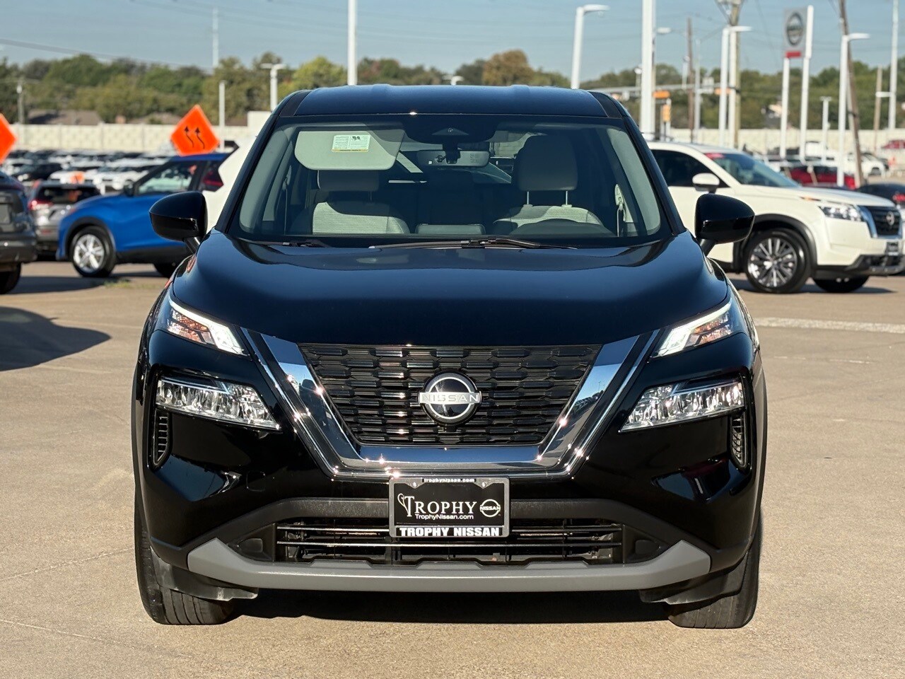2023 Nissan Rogue SV photo 4