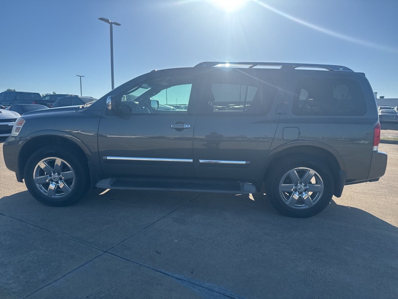 2011 Nissan Armada Platinum photo 2