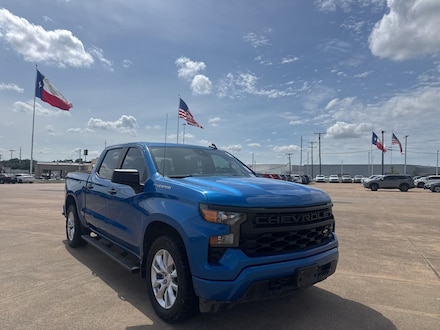 2022 Chevrolet Silverado 1500 Custom Truck