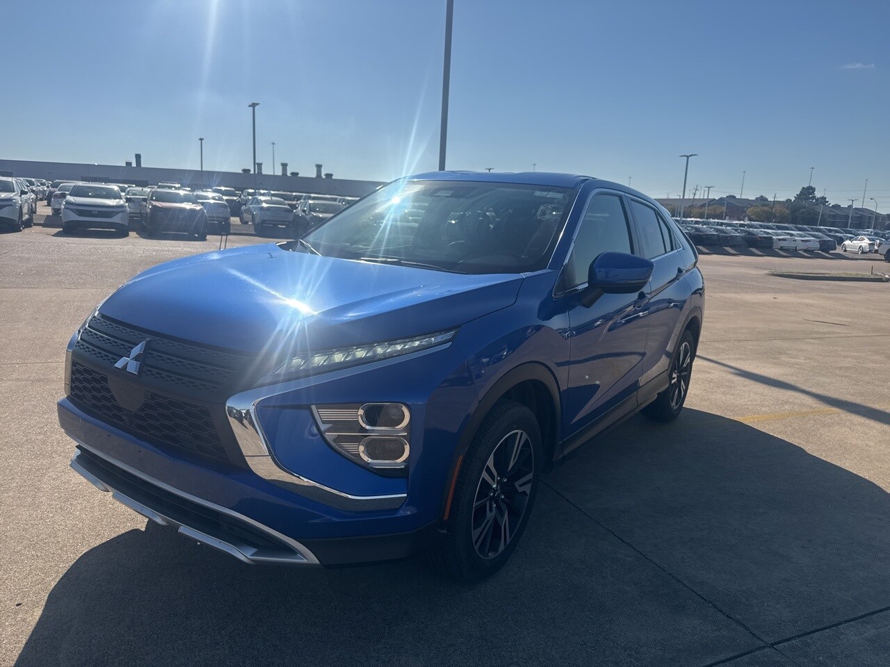 2024 Mitsubishi Eclipse Cross SE photo 3