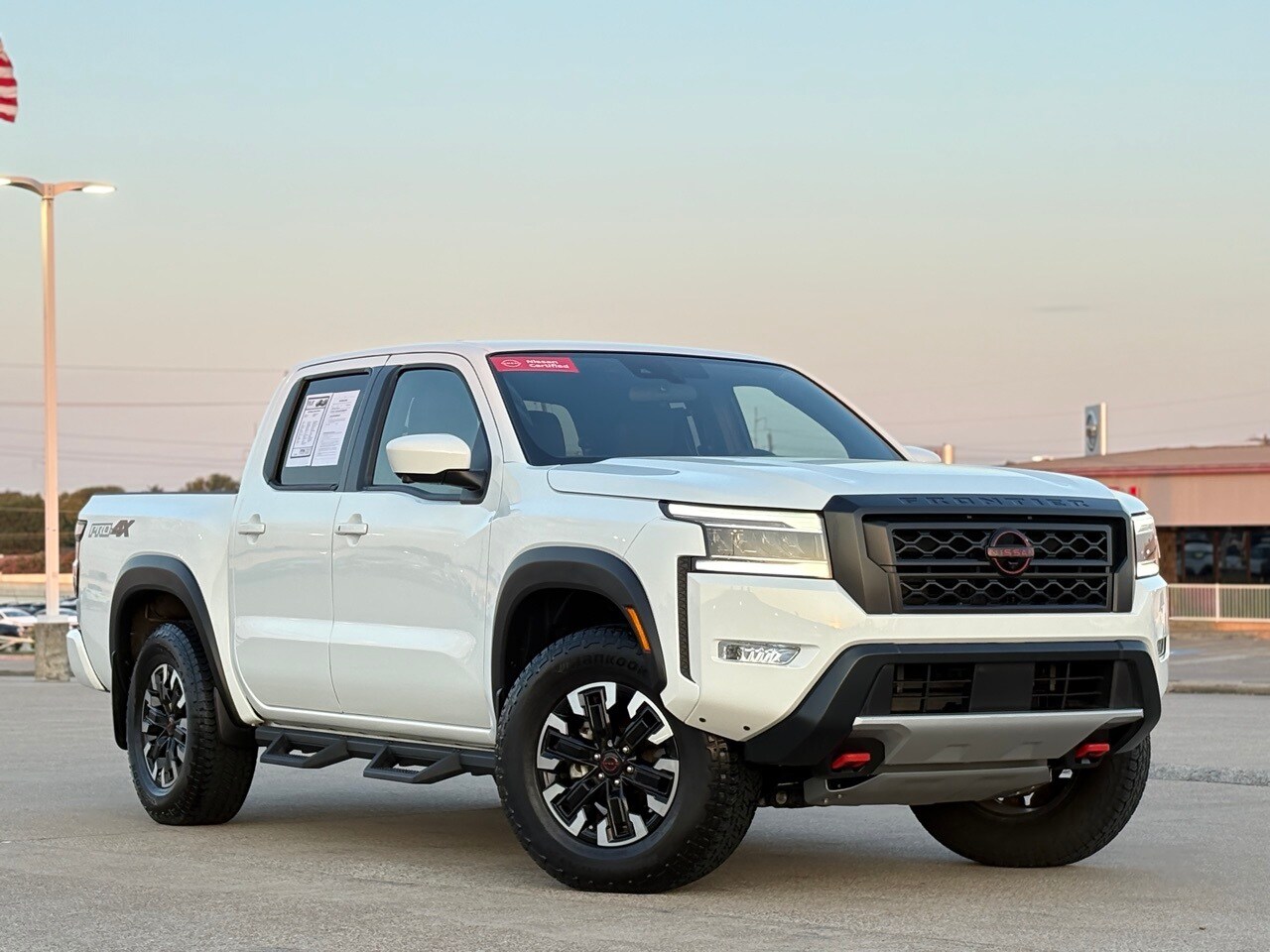 2023 Nissan Frontier PRO-4X photo 2