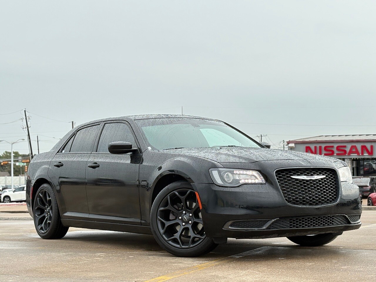 2019 Chrysler 300 Touring photo 2