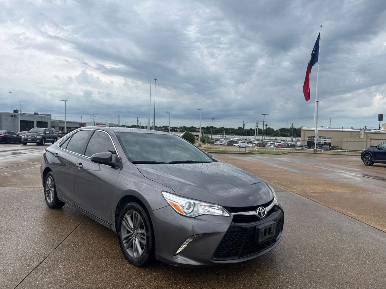 Used 2017 Toyota Camry SE with VIN 4T1BF1FK5HU369877 for sale in Mesquite, TX