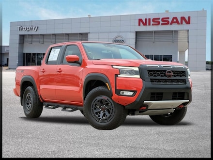2025 Nissan Frontier PRO-4X Truck