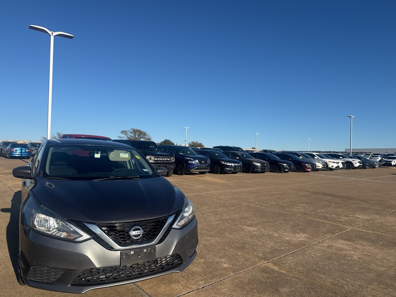 2016 Nissan Sentra SV photo 2